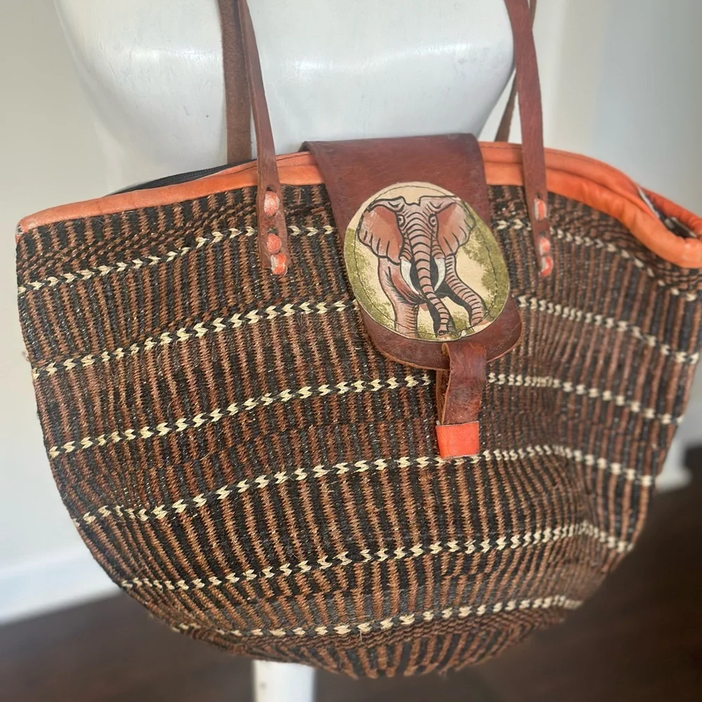 Kiondo Handwoven African Sisal Tote Bag - Picture 2 of 9